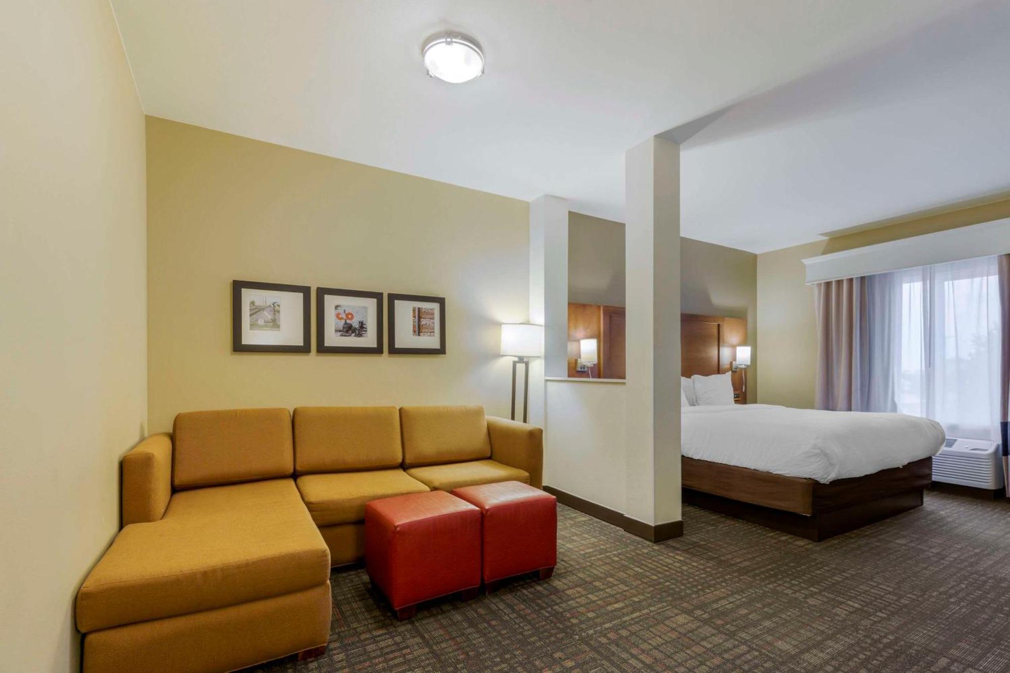 Comfort Hotel Loveland