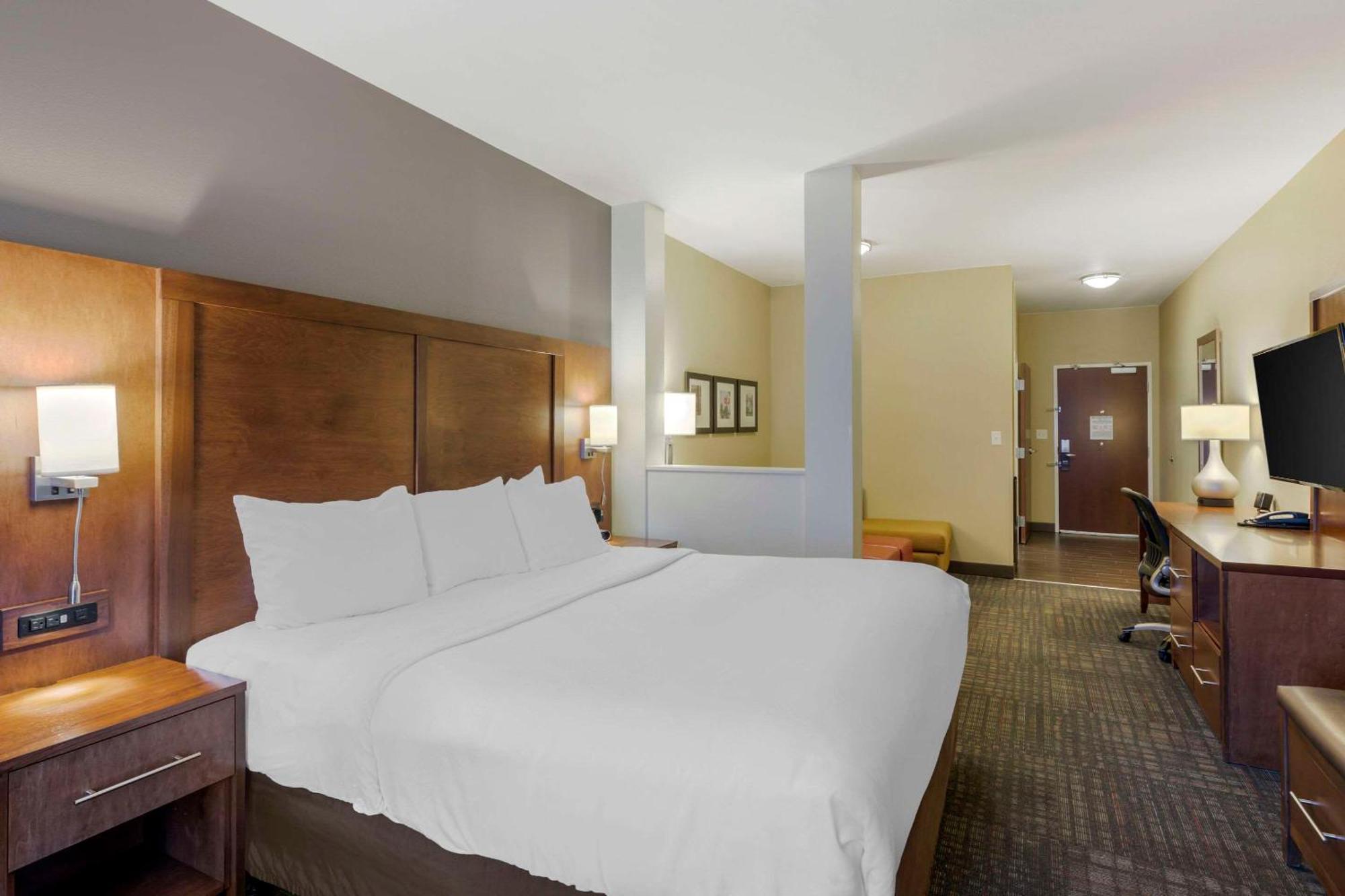 Comfort Hotel 4*